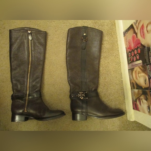 STUNNING Tory Burch Brown Elina Pebbled Leather Logo Boots $525+! SOLD OUT. - Picture 8 of 12